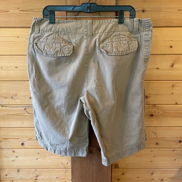 Men’s Khaki Old Navy “Loose” Shorts 34 - Picture 3 of 4